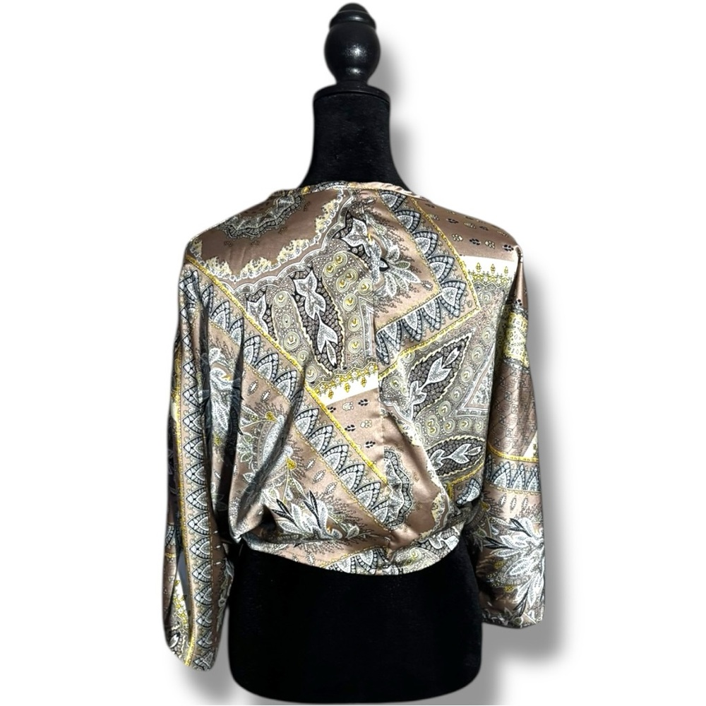 SHEIN Paisley Cream/Gold/Brown Tie-Front Collarless Cropped Festival Blouse - Picture 7 of 16
